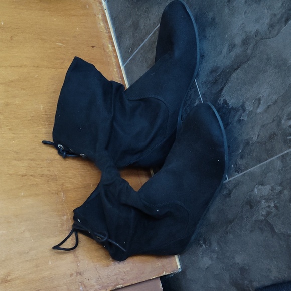 Ladies Faux Suede Booties - Picture 2 of 4